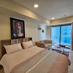 Super Host At Highest Residential Tower In The World, Private Rooms In A Shared Apartment