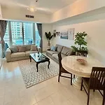 Marina View With Pool, Gym, Tennis Court, 5 Mins To Beach