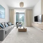 Stunning 3 Bedroom Apartment With Burj Khalifa And Fountain Views - Sleeps 9 - 2 Balconies