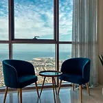 Spacious 2Br Apartment In Aa Tower