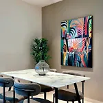 Spacious 2Br Apartment In Aa Tower