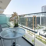 Modern Studio At Azizi 46 In Central Meydan By Vibel