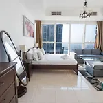 The Court Tower -Vibrant Studio