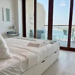 Palm Jumeirah Upgraded & Cozy Boutique Apartment