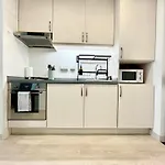 Palm Jumeirah Upgraded & Cozy Boutique Apartment