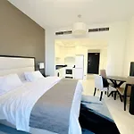 The Spacious Studio At Jvc- Ezytrac Vacation Homes