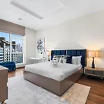 Waves - Palm Jumeirah Apt With Balcony & Beachfront Views