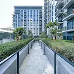 Simple Living 1Bedroom Apartment In Dubai Hills