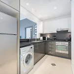 Captivating 1Bedroom Apartment For 2 In Dubai Marina