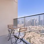 Posh 2-Bedroom Flat In The Heart Of Downtown, Dubai!