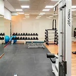 Prime Retreats - Steps To Grosvenor Hotel Marina