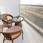 Cozy And Stylish Studio Retreat In Damac Hills
