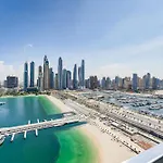 Private Beachfront 2 Bed With 180 Marina Skyline