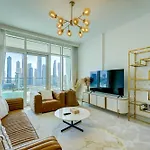 Private Beachfront 2 Bed With 180 Marina Skyline