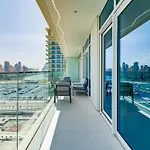 Private Beachfront 2 Bed With 180 Marina Skyline