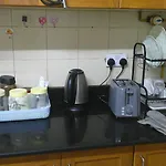 Comfortable Stay Ensuite Room With Shared Kitchen\