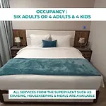 Overnight Super Yacht - Orchid