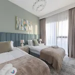 3Br And Maids Burj Khalifa And Fountain View For 8 Guests