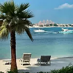 Iconic Palm And Atlantis View With Private Beach & Pool