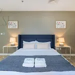 Beach And City Lifestyle In 2 Bed Holiday Home Jbr