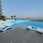 Beach Vista - Luxurious Two Bedroom With Sea View