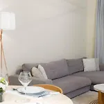 First Class 1Br Captivating City Views