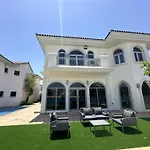 Cozy Villa Private Beach & Pool