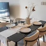 Stunning With Top-Tier Amenities Near Burj Khalifa