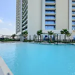 Luxe 1-Bed Retreat In Business Bay