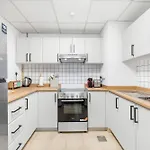 Waves - Comfortable 1Br Getaway In Jvc With Park Views