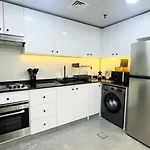 Dubai Marina- Cozy 2Bhk Apartment