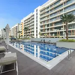 Studio Azizi Riviera 28 Community View