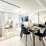 Dreamy Downtown Studio W Boulevard Access