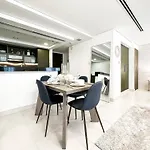 Dreamy Downtown Studio W Boulevard Access