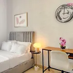 Ls10-Well Designed Studio In Lake Side Tower A
