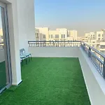 Lovely Calm 3Br Apt Easy Accessibility To Central Dubai With Huge Balcony And Pool View Town Square