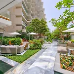 Luxury 3Bdr Apartment, Pool & Beach Access
