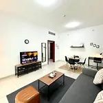 Stunning Views 1 Bedroom Flat, Near Beach & Tram With Free Parking In Dubai Marina