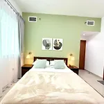 Stunning Views 1 Bedroom Flat, Near Beach & Tram With Free Parking In Dubai Marina