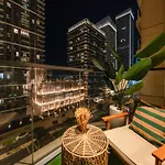 Cozy One Bedroom On The Beach In Dubai Harbour - Prestige Retreats