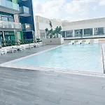 Luxury Apartment, Prime Location New And Stylish
