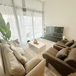 Luxury Apartment, Prime Location New And Stylish