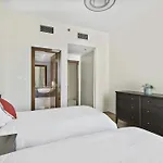 Vayk - Spacious Two-Bedroom Apartment