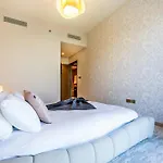 New 2 Bedroom Apartment Overlooking Burj Khalifa And Fountain View In Downtown