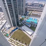 Downtown Views II - Vogue Two Bedroom Apartment With Balcony And Full Burj Khalifa View, Conveniently Located Opposite Dubai Mall Skybridge