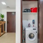 Modern 1-Bedroom Apartment With Stunning Views