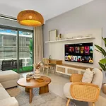 Chic 1 Bedroom On Private Beach In Dubai Harbour