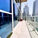 Jlt Spacious Corner Duplex Loft Panoramic Views