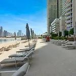 Cozy One Bedroom On The Beach In Dubai Harbour - Prestige Retreats