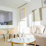 Luxe 1Br 15Mins-Beach Best Infinity Pool -Jumeirah Village Circle, Jvc ,Dubai